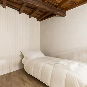 https://clyde-pantheon-studio.it-romehotels.com